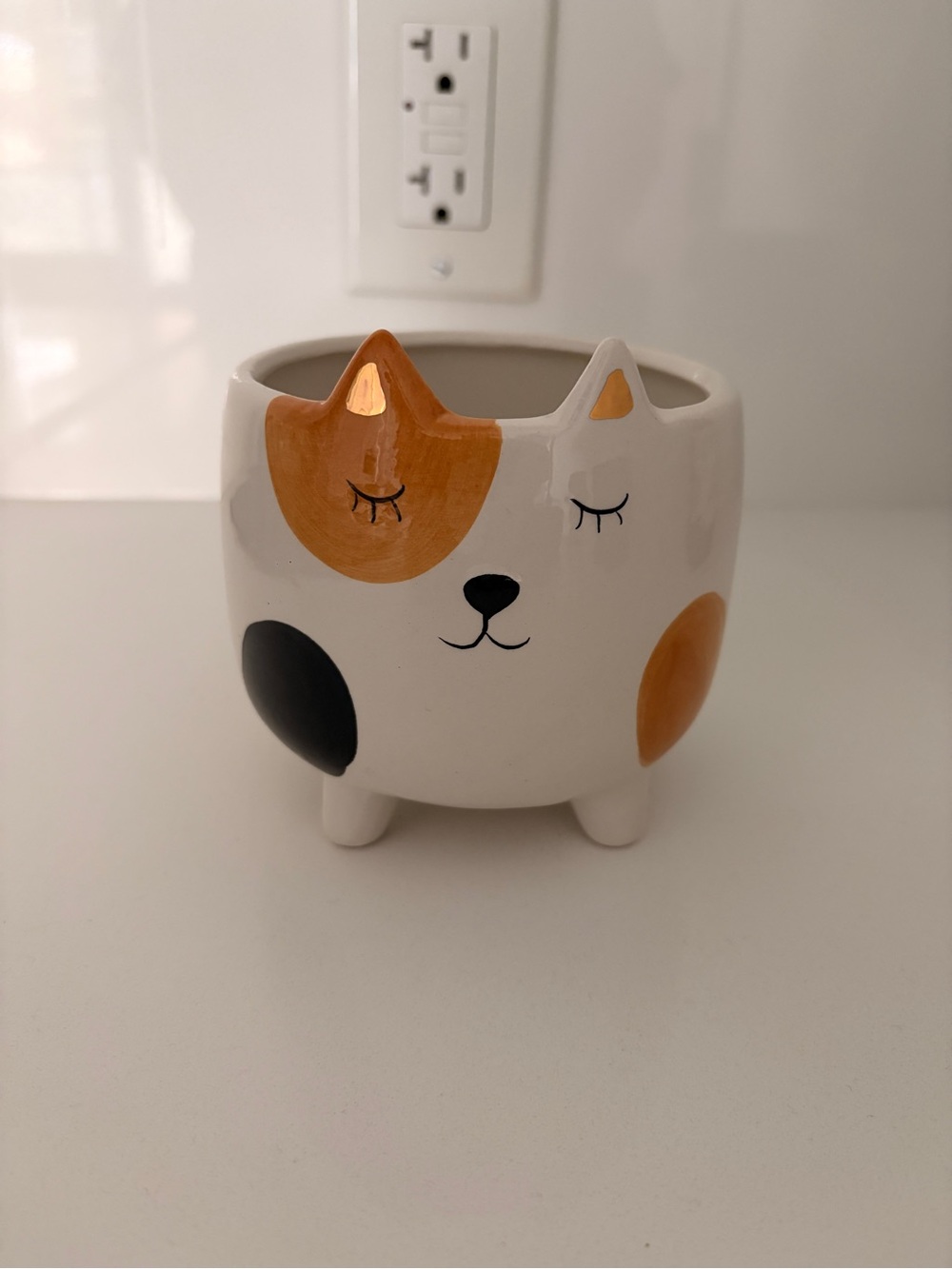 Simons Ceramic Cat Planter in White, Orange and Black
